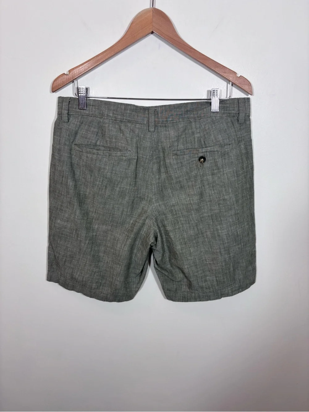 Banana Republic 9” Cotton Chambray Shorts Size 32 Bright Moss